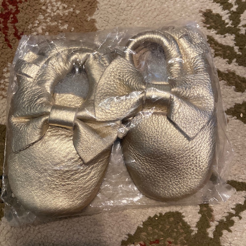 Baby moccasins- gold